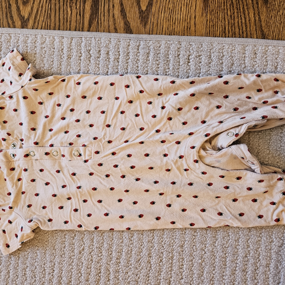 Hanna Andersson Adorable Strawberry Print Baby Romper. Super soft!